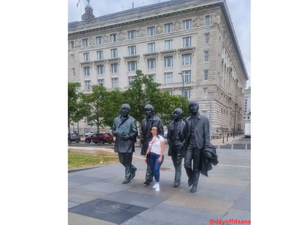  estatuas dos Beatles