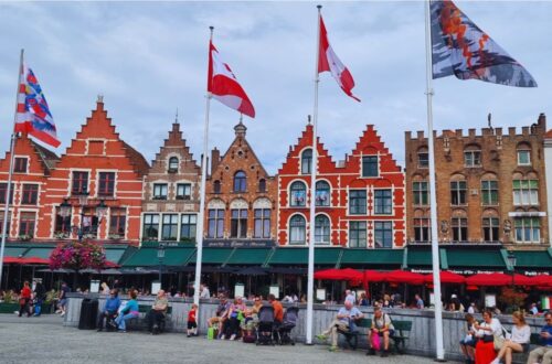 groat market - Casas coloridas