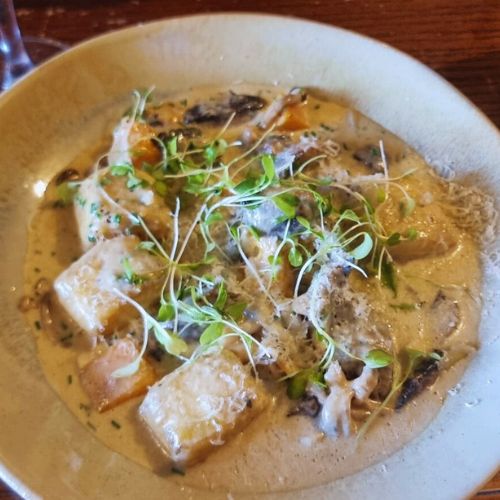 Uma boa opção para comer na Irlanda: um nhoque de batata-doce tradicional, o prato do dia.