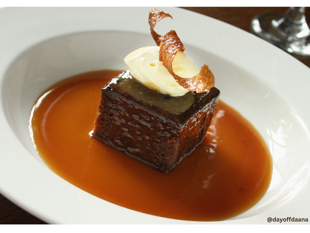 toffe pudding sobremesa bolinho de tamaras coberto com molho de caramelo