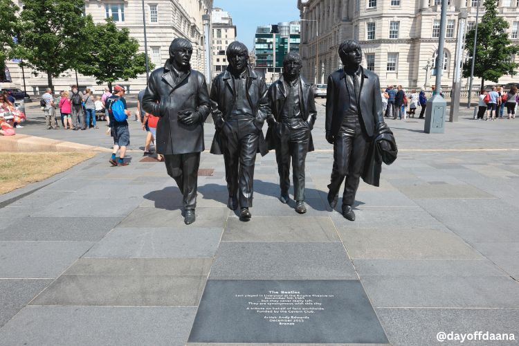 Estatuas dos Beatles em Liverpool