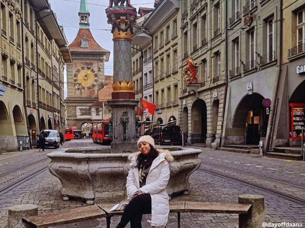 O -que- fazer-em- Berna - FOntes As fontes coloridas de Berna dão um charme especial ao centro histórico, e a que está em frente à Torre do Relógio é um dos pontos que não podem faltar no seu roteiro de o que fazer em Berna.