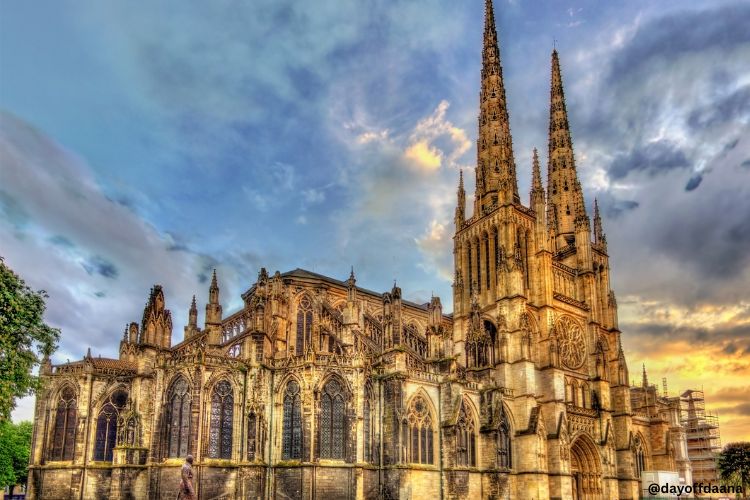 O-fazer-em-Bordeaux-visitar-a -Catedral-dacidade O que fazer em Bordeaux – visitar a Catedral Saint-André, uma catedral gigante e linda, símbolo imponente da cidade