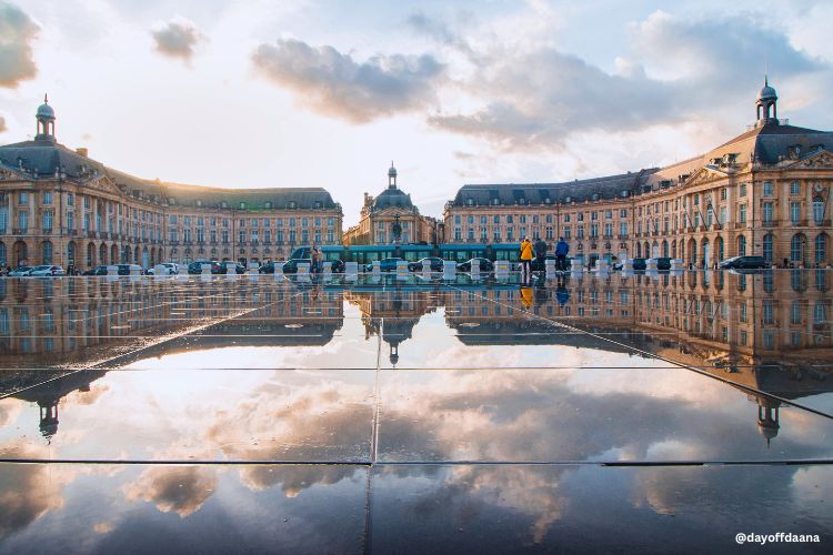 O que fazer em Bordeaux- Espelho da agua de manha.