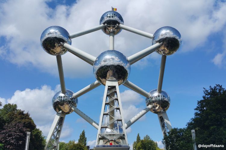 o-que-fazer-em-Bruxelas-Atomium Atomium, o principal monumento da Bélgica — um verdadeiro símbolo do país e uma atração imperdível para quem visita Bruxelas, a capital belga.