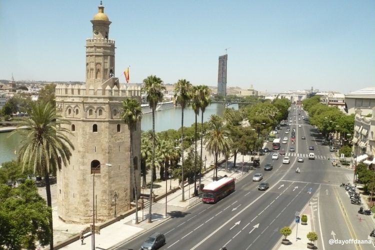 o-que-fazer-em-Sevilha-rio e torre Torre del ouro, uma boa caminhada para fazer em Sevilha