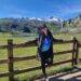 Eu estou na frente e atras estao os lagos de covadonga - asturias