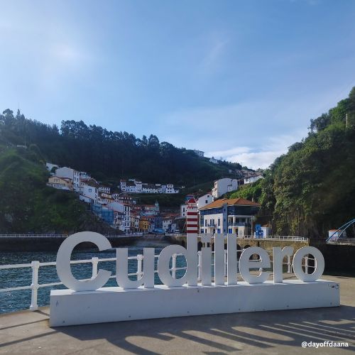 Entrada da cidade de Cudillero: uma cidade super bonita e cartão-postal das Astúrias