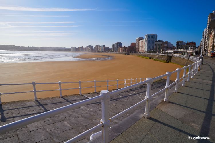 O que fazer em Asturias - Gijon - Praia de Sao Lorenzo Gijón – Praia de San Lorenzo: caminho pela orla