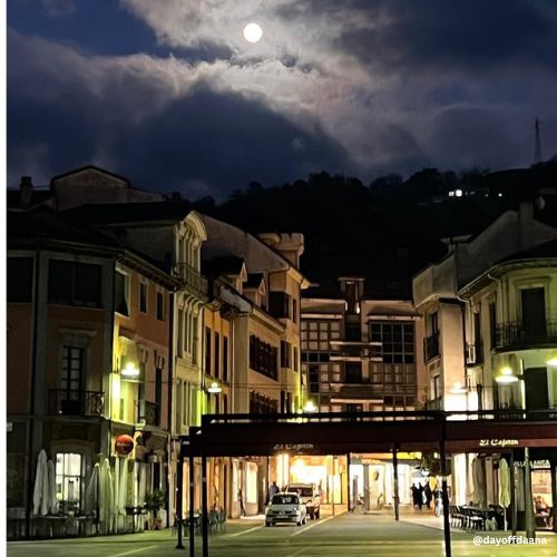 Pola de Laviana é uma cidade com cenário de filme que vale a pena colocar na sua lista do que fazer nas Astúrias.