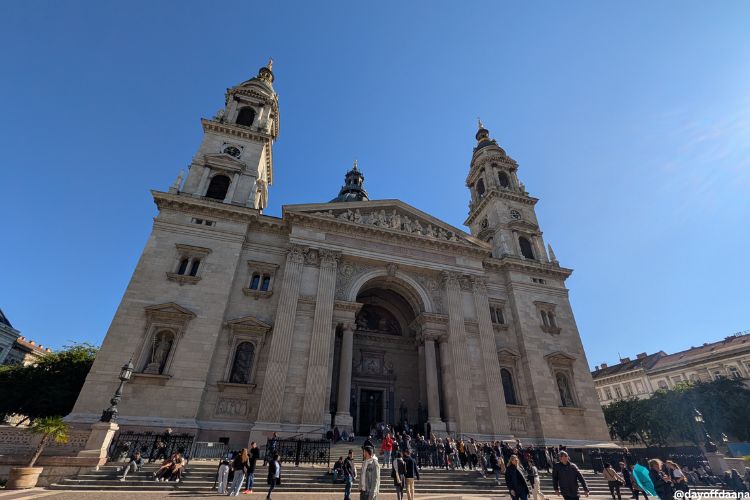 o_que_fazer_em_Budapeste_Basílica de Santo Estêvão A imponente Basílica de Santo Estêvão é daquelas visitas que não podem faltar no seu roteiro do que fazer em Budapeste!