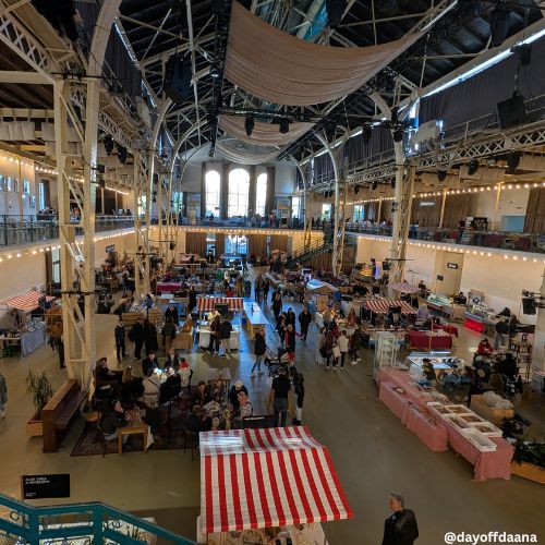 O Mercado Municipal de Bratislava não pode faltar na sua lista do que fazer na cidade. É um ótimo lugar para aproveitar a cultura local, com comida, vinhos e muita tradição.