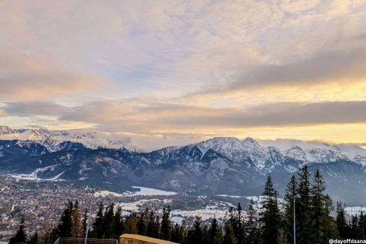 o que fazer em Zakopane, assistir o por do sol em Gubałówka, com vista para montanhas tantras como mostra na foto